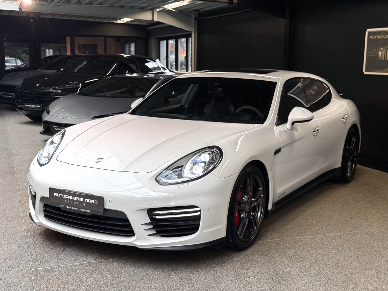 Porsche Panamera GTS 2014
