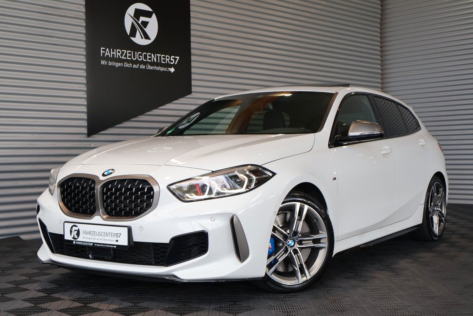 BMW M135i xDrive 2023