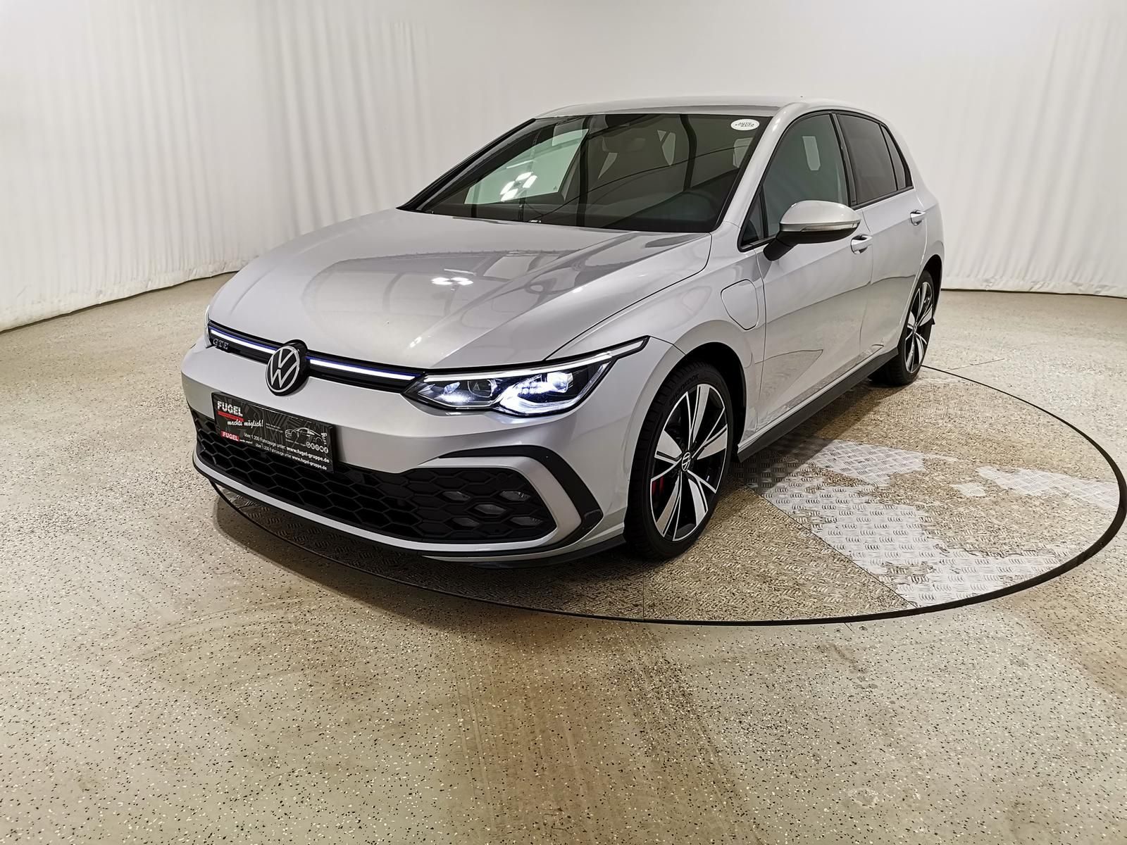 Volkswagen Golf 8 GTE 2021