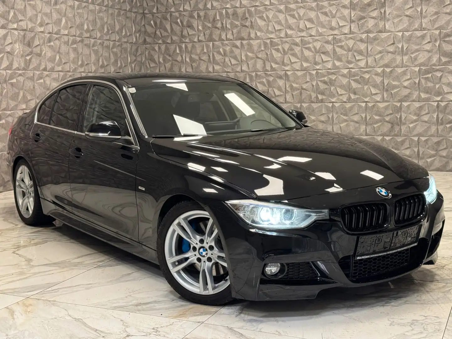 BMW M335i - Paket Akrapovic 2012