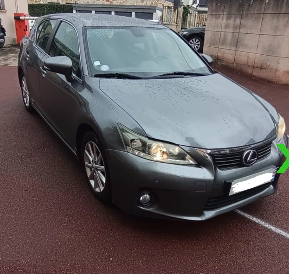 Lexus CT200h